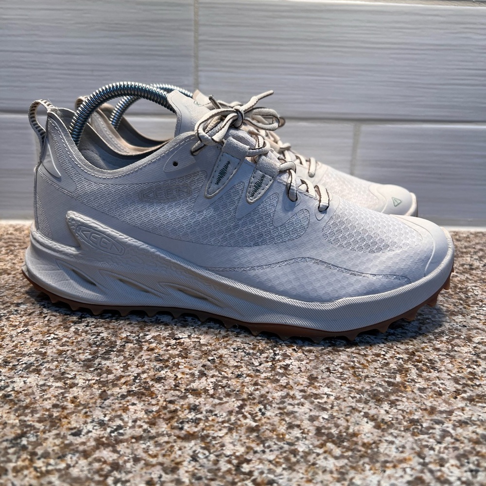 Keen Zionic Men's Sneakers in Light Beige with Subtle Green Logo